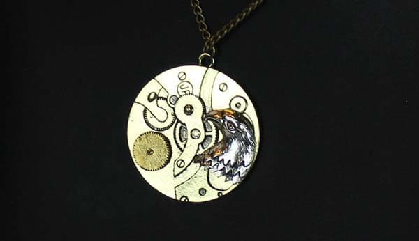 Steampunk Anhänger mit Kette - Falke