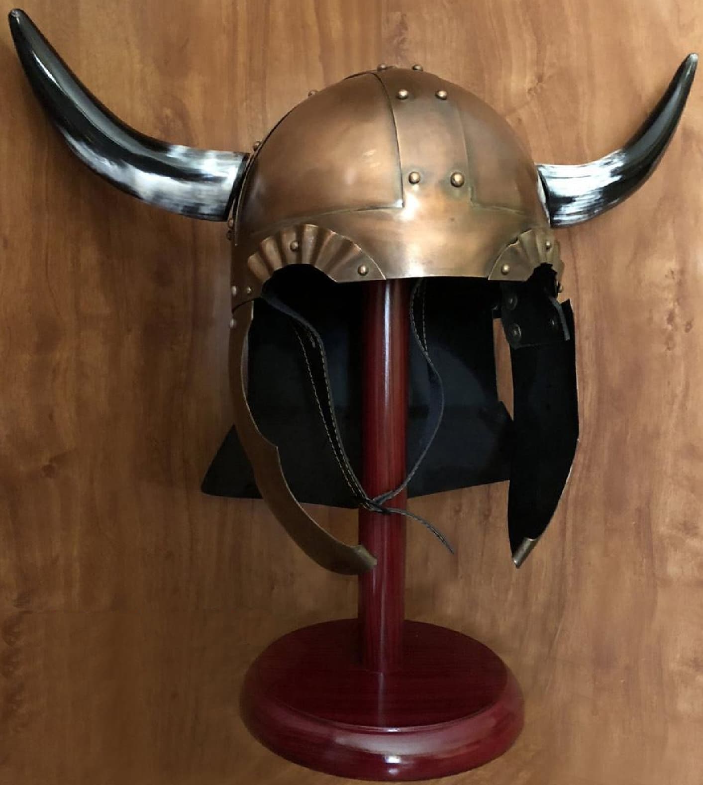 Gehörnter Wikingerhelm