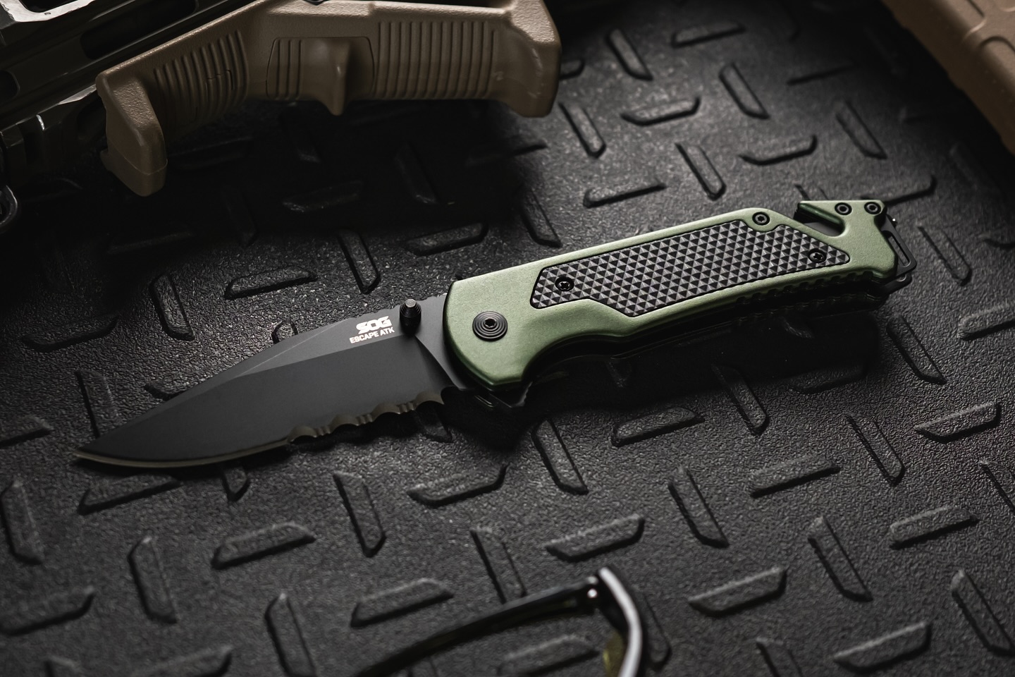Escape ATK 2.0, Kombiklinge, grüner Aluminiumgriff