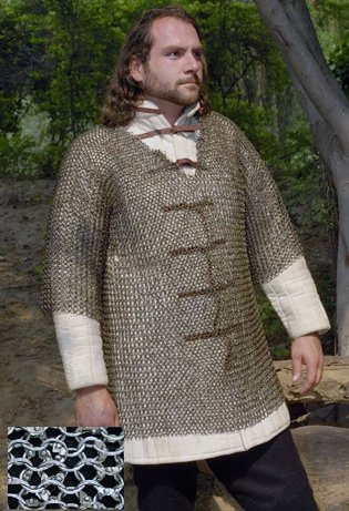 Haubergeon – Kurzarmkettenhemd Rundringe 8mm, voll vernietet (Rundnieten)