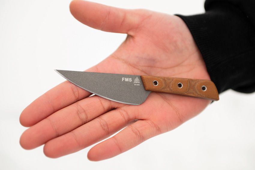 Frog Market, Griff aus hellbraunem Micarta, Kydexscheide